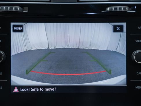 Used 2020 Volkswagen GTI SE image 50