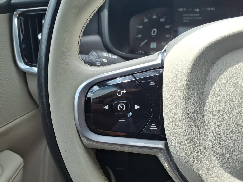 Used 2020 Volvo V90 T6 Cross Country AWD/4WD image 23