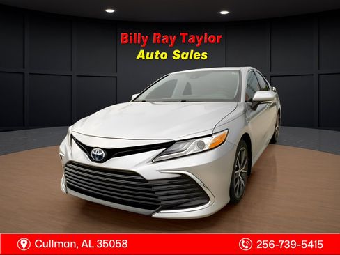 Used 2024 Toyota Camry XLE image 1