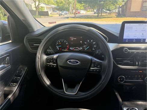 Used 2020 Ford Escape SE FWD image 9