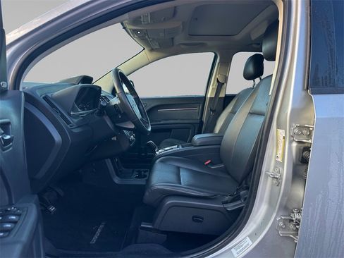 Used 2010 Dodge Journey R/T w/ Navigation & Sound Group I image 11