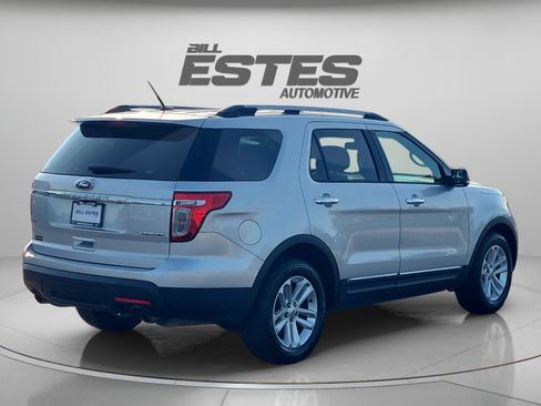 Used 2014 Ford Explorer XLT w/ Equipment Group 201A FWD image 4