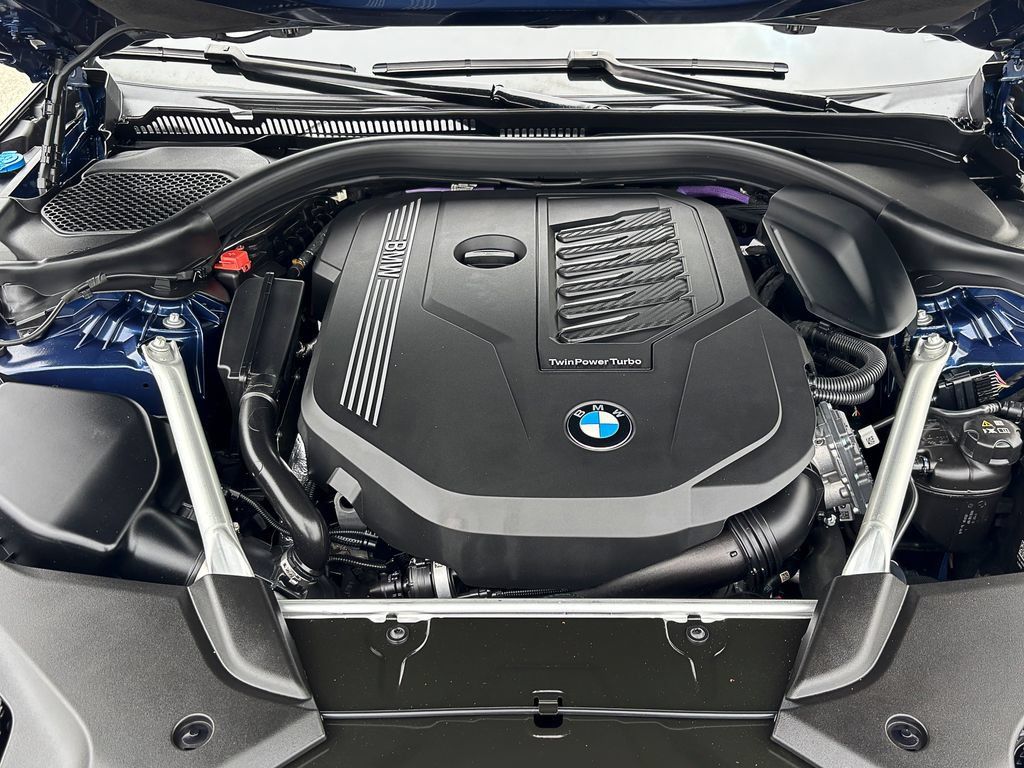 Used 2023 BMW 540i w/ Premium Package RWD image 23