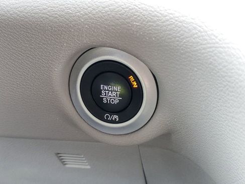 Used 2023 Chrysler Voyager LX FWD image 27