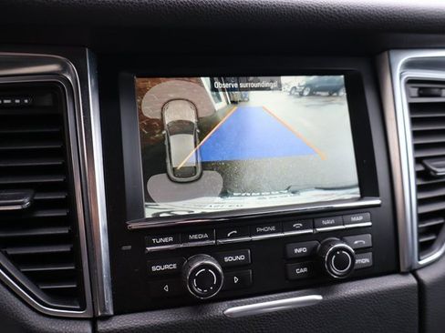 Used 2016 Porsche Macan S image 21