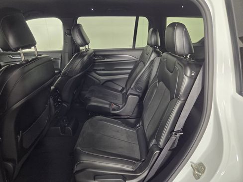 Used 2023 Jeep Grand Cherokee L Laredo RWD image 24