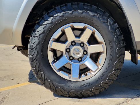 Used 2015 Toyota 4Runner Trail Premium AWD/4WD image 8