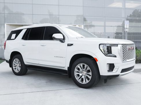 Used 2023 GMC Yukon Denali AWD/4WD image 3