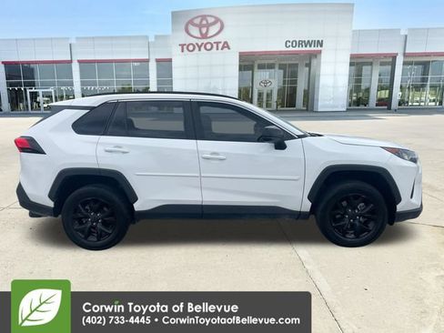 Used 2021 Toyota RAV4 LE FWD image 6