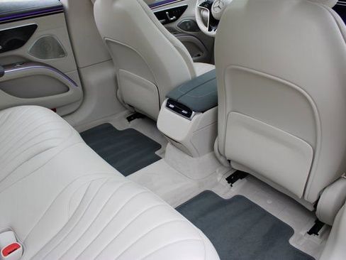 Used 2023 Mercedes-Benz EQS 580 4MATIC Sedan image 14