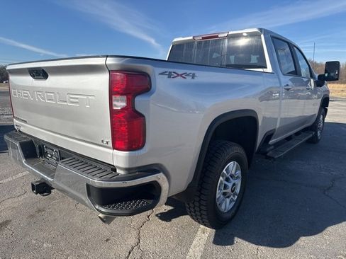 Used 2022 Chevrolet Silverado 2500 LT w/ Convenience Package image 2