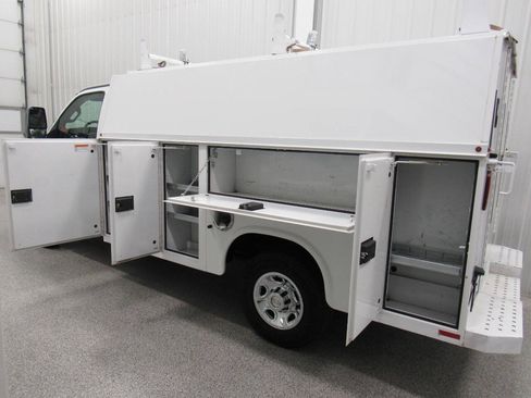 Used 2018 Chevrolet Express 3500 w/ Power Convenience Package RWD image 21