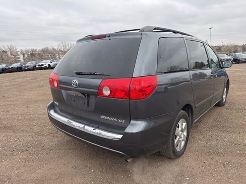 Used 2008 Toyota Sienna XLE image 5