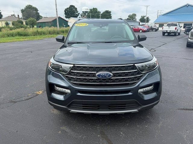 Used 2024 Ford Explorer XLT w/ Equipment Group 202A AWD/4WD image 5