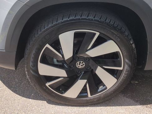 Used 2024 Volkswagen Taos SEL AWD/4WD image 10