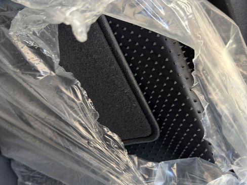 Used 2019 Chevrolet Traverse LT w/ LPO, Floor Liner Package FWD image 22