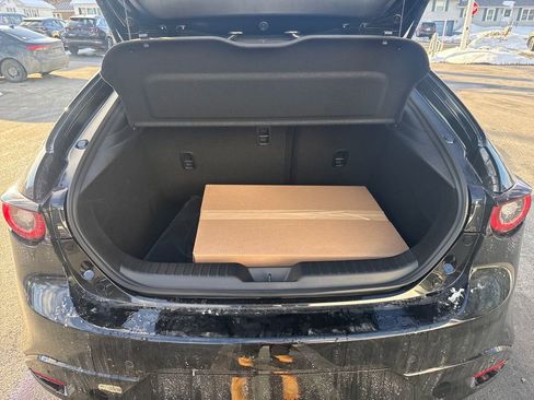 New 2026 MAZDA MAZDA3 Hatchback w/Premium Plus Pkg image 21