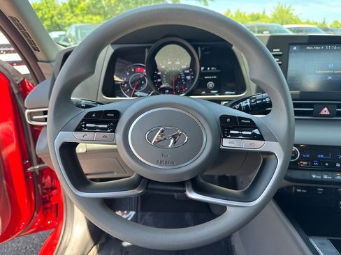 Used 2023 Hyundai Elantra SEL w/ Cargo Package FWD image 23