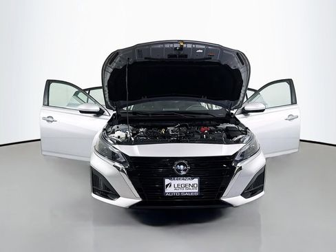Used 2023 Nissan Altima 2.5 SV FWD image 18