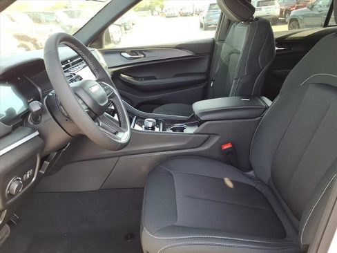 New 2026 Jeep Grand Cherokee Laredo AWD/4WD image 9