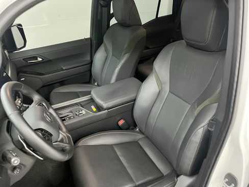Used 2024 Lexus GX 550 AWD/4WD image 19