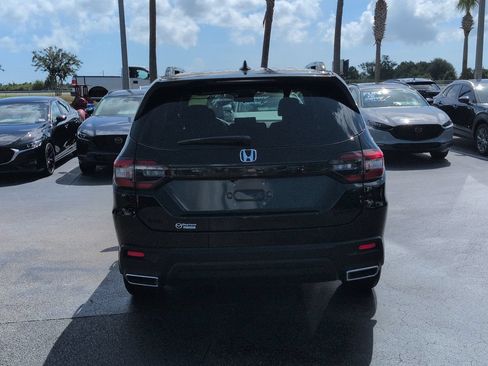 Used 2025 Honda Pilot Sport image 5