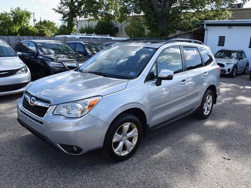 Used 2014 Subaru Forester 2.5i Touring AWD/4WD image 2