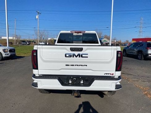 Used 2025 GMC Sierra 3500 AT4 w/ AT4 Premium Plus Package AWD/4WD image 5