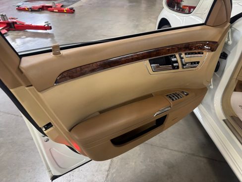 Used 2008 Mercedes-Benz S 550 image 13