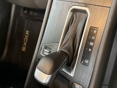 Certified 2025 Nissan Kicks S image 27