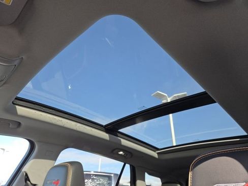 Used 2022 GMC Terrain AT4 image 3