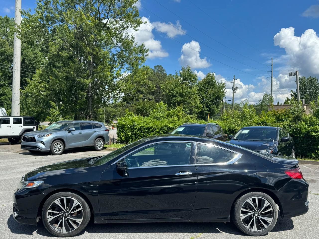 Used 2017 Honda Accord EX image 4