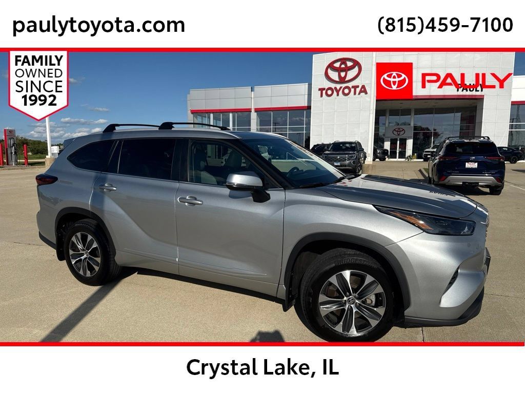 Used 2025 Toyota Highlander XLE AWD/4WD image 1