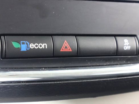 Used 2015 Dodge Grand Caravan American Value Package w/ UConnect Hands-Free Group image 19