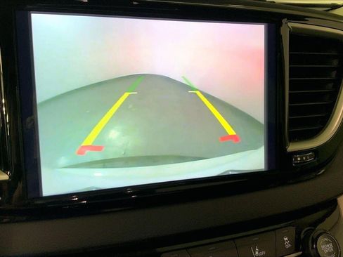 Used 2023 Chrysler Pacifica Touring-L FWD image 21