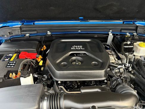 Used 2022 Jeep Wrangler Unlimited Sahara image 40