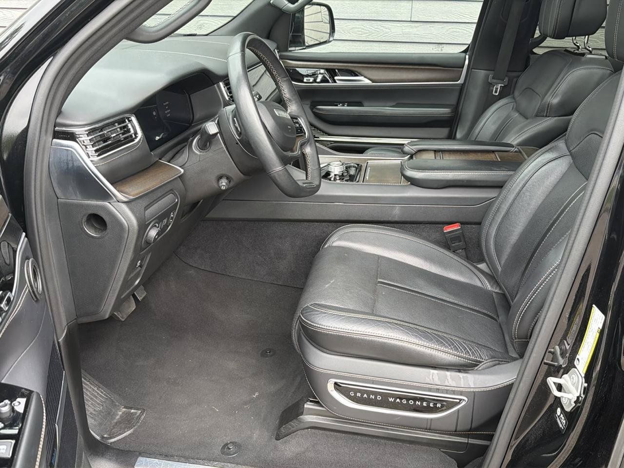 Used 2024 Jeep Grand Wagoneer L 4WD image 31