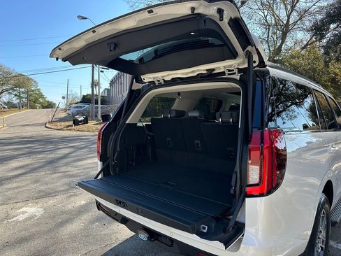 New 2025 Ford Expedition Active RWD image 27