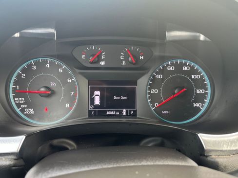 Used 2023 Chevrolet Traverse LT image 40