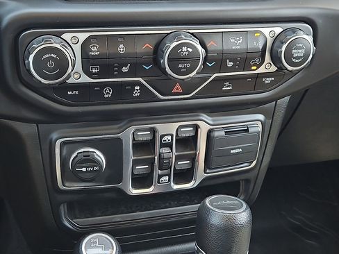 Used 2021 Jeep Gladiator Sport AWD/4WD image 25