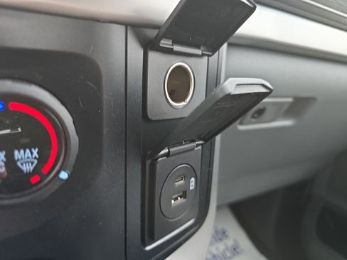 Used 2022 Ford F150 XLT image 32