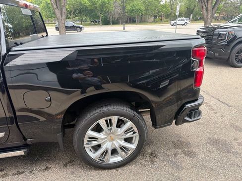 Used 2026 Chevrolet Silverado 1500 High Country w/ High Country Premium Package AWD/4WD image 4