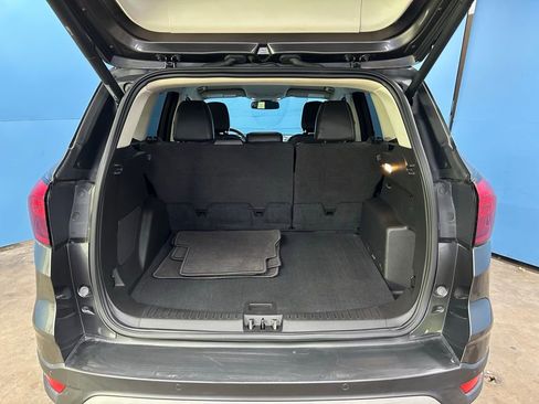 Used 2019 Ford Escape Titanium image 39