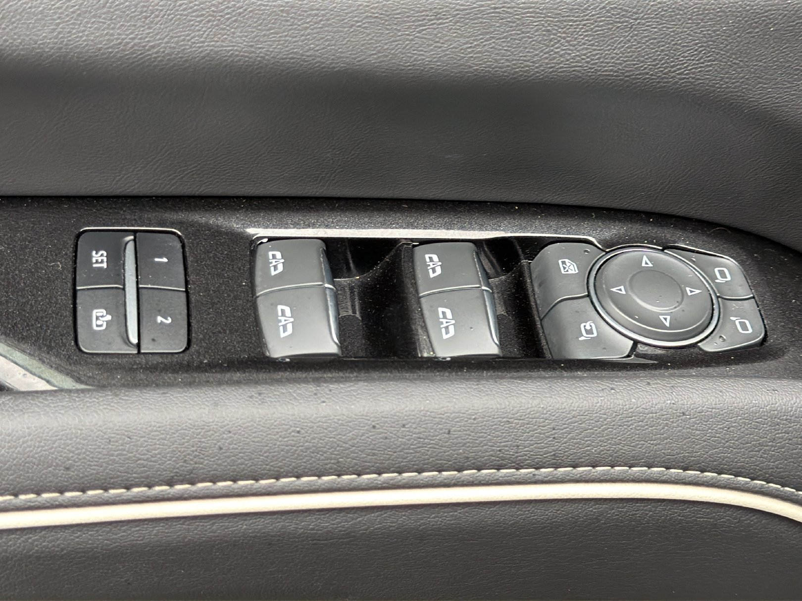 Used 2021 Cadillac Escalade ESV Premium Luxury AWD/4WD image 10