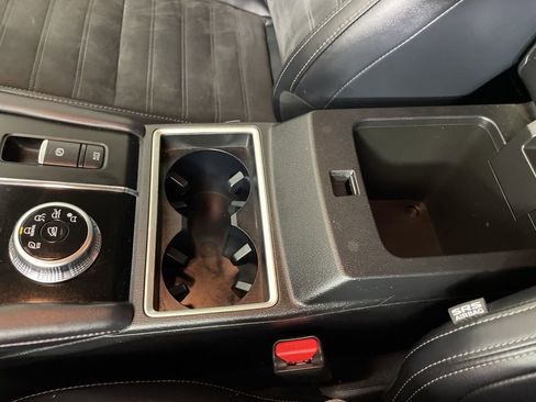 Used 2024 Mitsubishi Outlander SE image 34