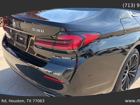 Used 2022 BMW 530i w/ Premium Package RWD image 19