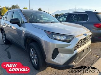 Used 2022 Toyota RAV4 LE AWD/4WD video 1
