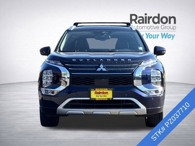 Used 2023 Mitsubishi Outlander SEL AWD/4WD image 3