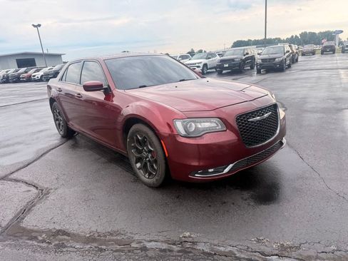 Used 2019 Chrysler 300 S AWD/4WD image 7