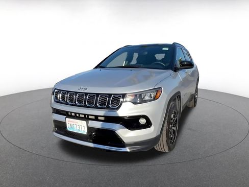 Used 2025 Jeep Compass Limited AWD/4WD image 7
